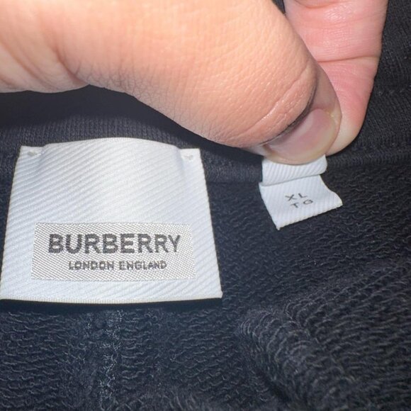 Men Burberry Shorts XL - Picture 2 of 3